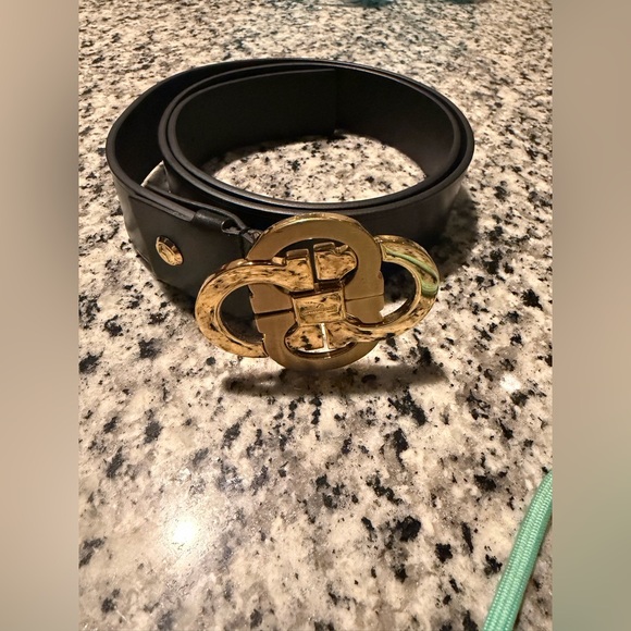 Salvatore Ferragamo Black Belt with Gold Buckle - Picture 2 of 4